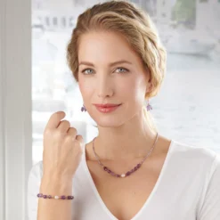 Amethyst-Ohrhänger mit Süßwasserperle
