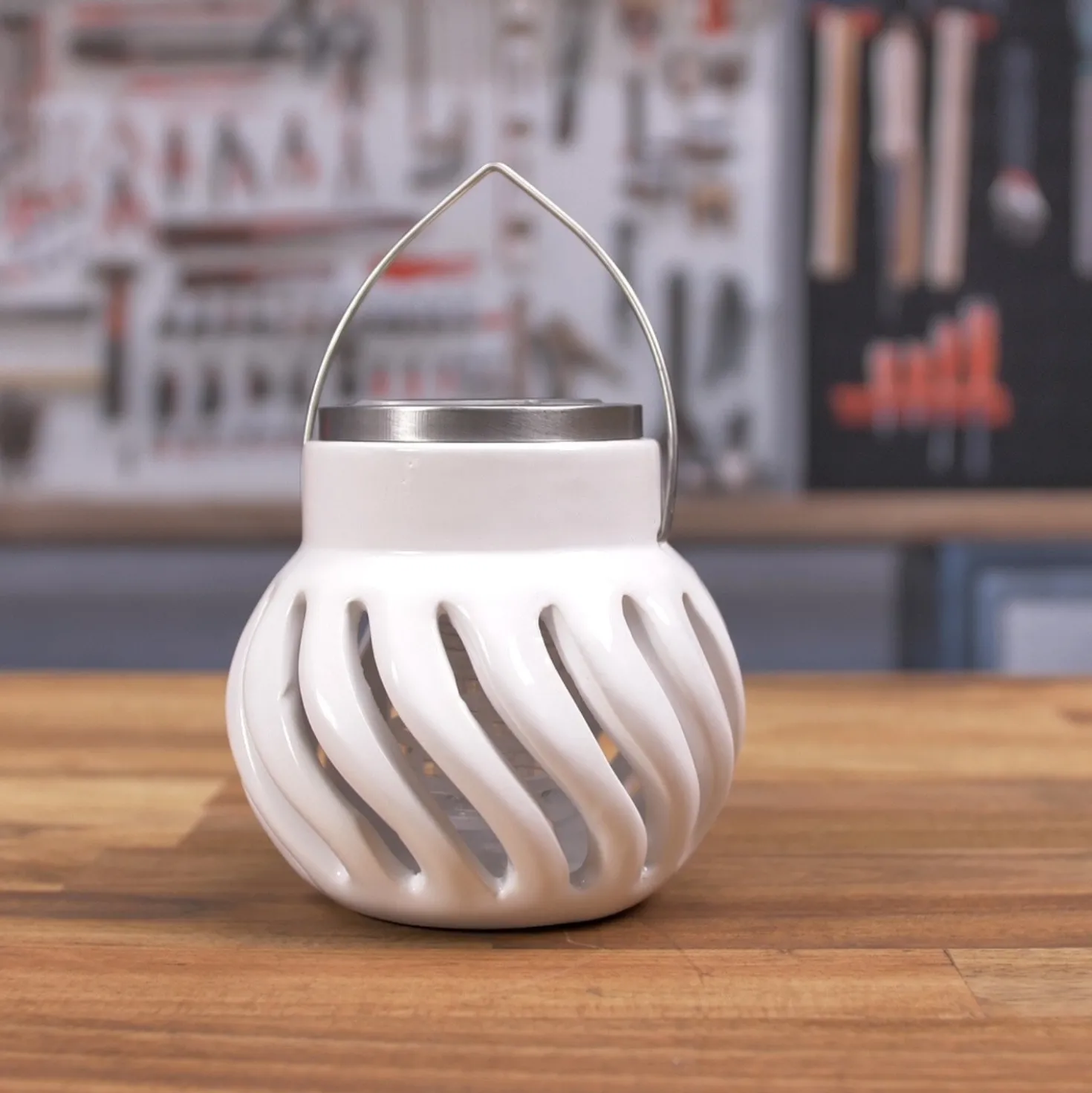 Anti-Mücken-Windlicht mit Solar Genius Ideas®