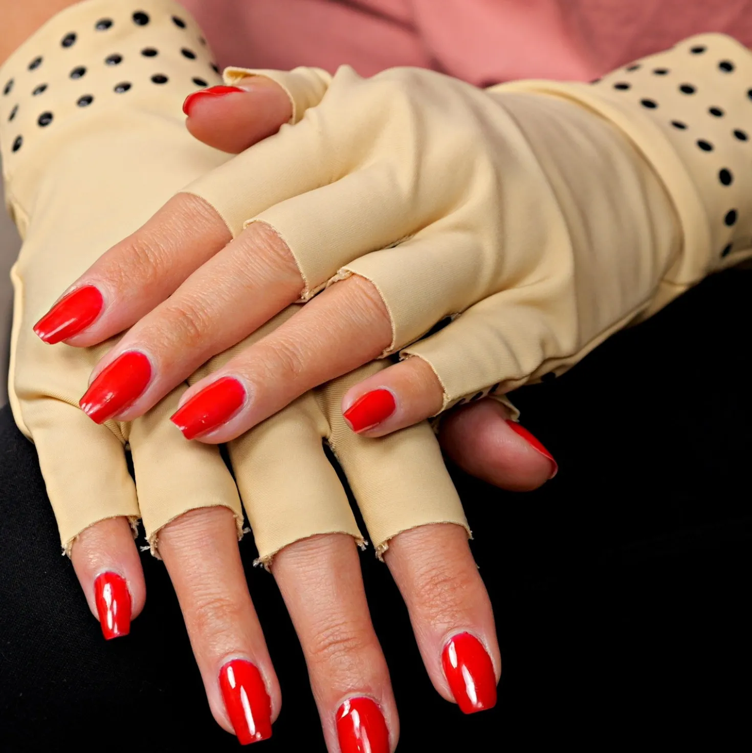 Arthritis Kompressionshandschuhe beige fingerlos magnetisch Java