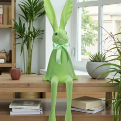 Dekofigur Hase beflockt aus Kunststoff Grün