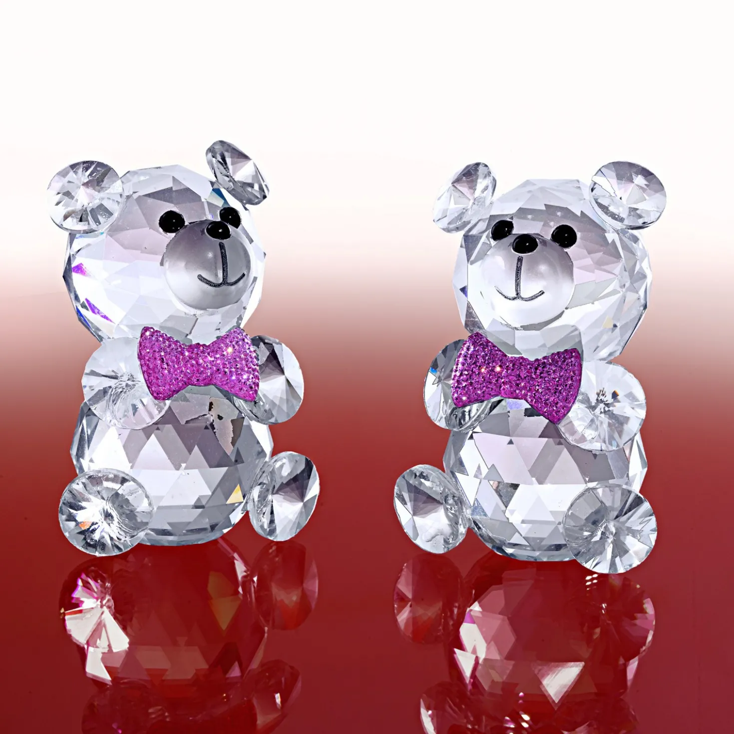 Dekofigur Teddy aus Glas mit Facettenschliff