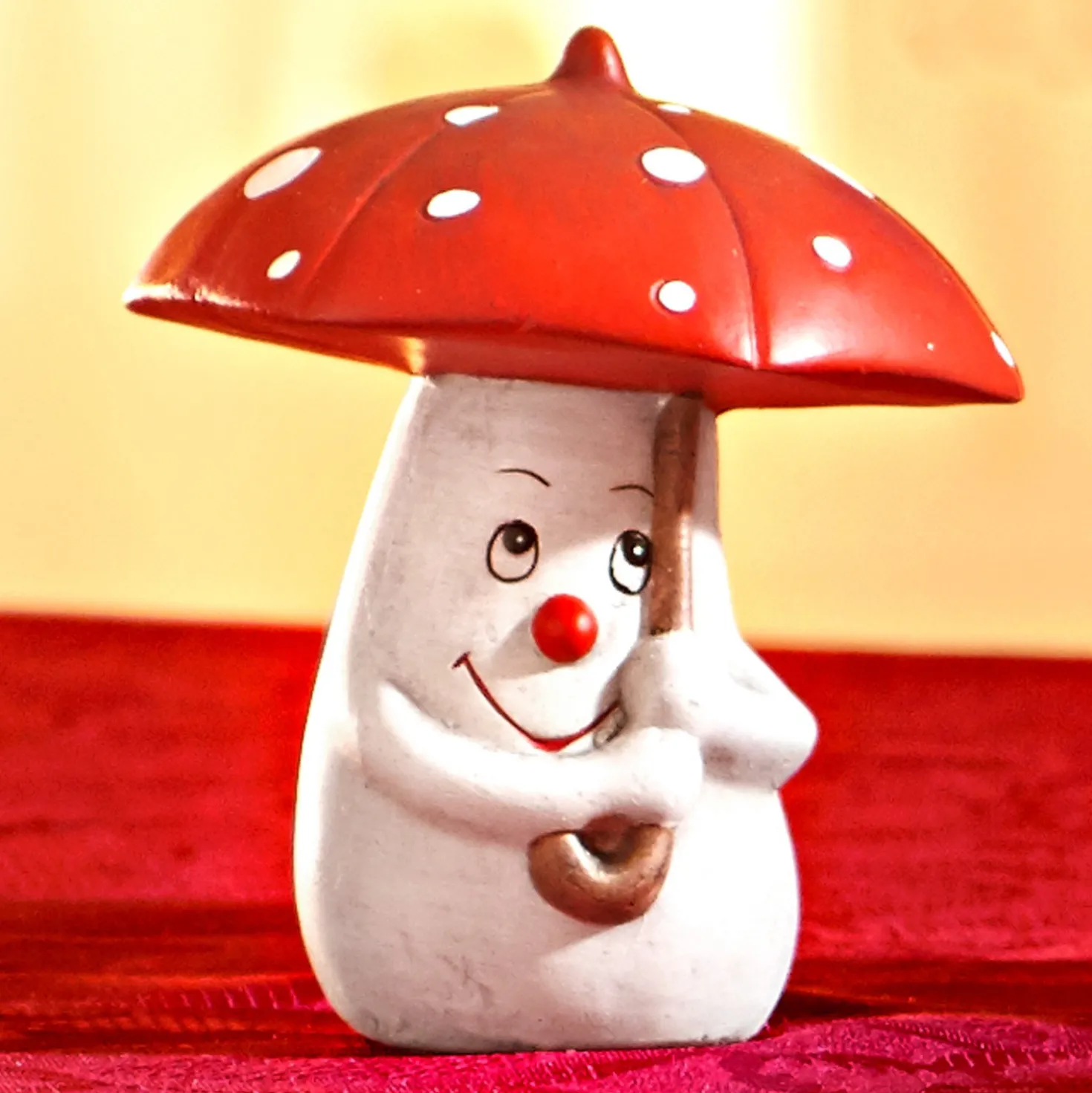 Deko Fliegenpilz aus Polyresin, klein