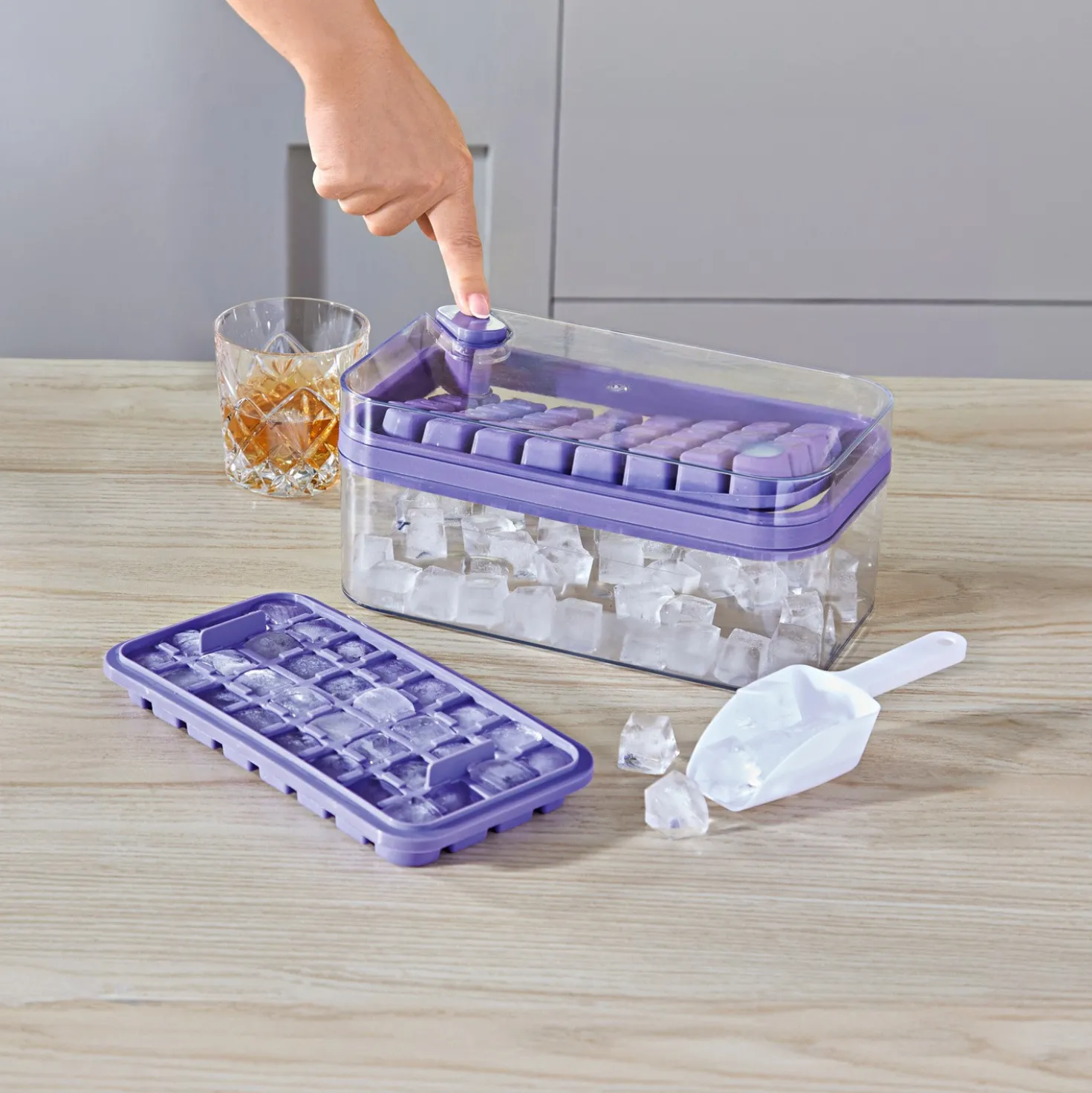 Eiswürfel-Bereiter mit Box und Schaufel Basilico