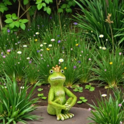 Froschkönig Figur aus Magnesia