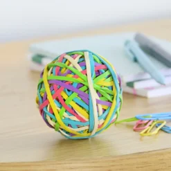 Gummiband-Ball