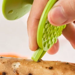 2-in-1 Küchenschäler / Reinigungsbürste für Obst & Gemüse