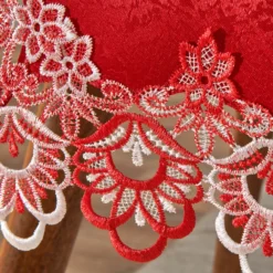 Jacquard-Tischläufer mit filigranem Spitzensaum rot Eldo