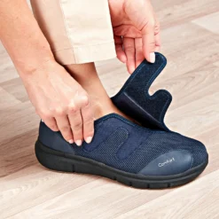 Komfort-Schuh mit Klettverschluss blau