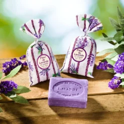 2 Lavendel-Säckchen + Seife