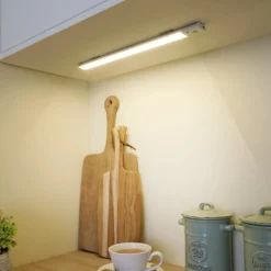 LED-Schrankbeleuchtung mit Sensor und Fernbedienung 40cm