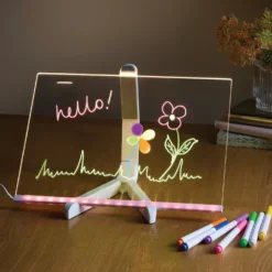LED-Schreibtafel mit Stiften