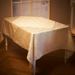 Mitteldecke "Rosen-Jaquard" Casa Bonita, 85x85 cm