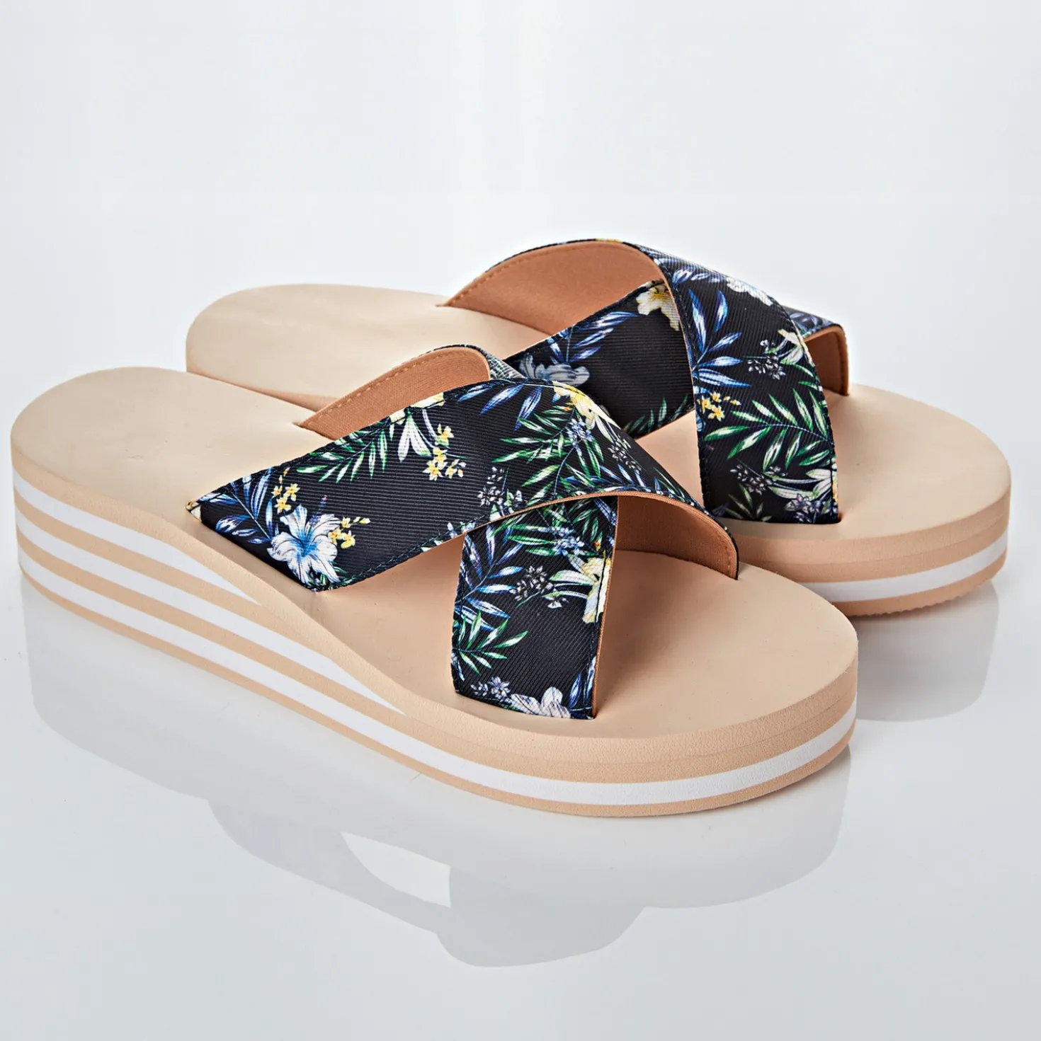 Pantolette „Hibiskus” blau