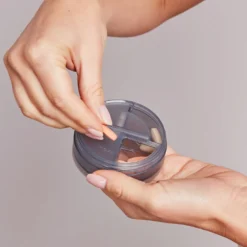 Pillendose mit Drehdeckel