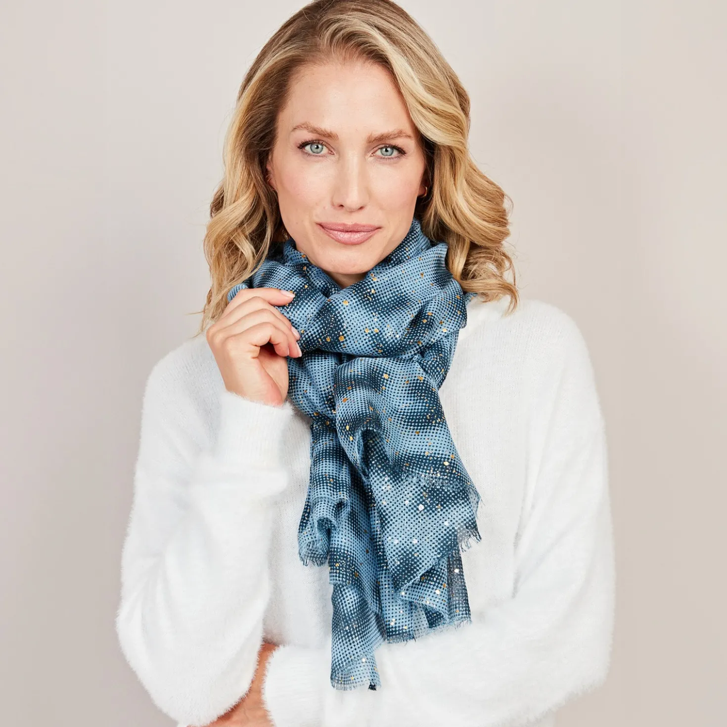 Schal mit Leo-Print und Glitzereffekt blau-grau