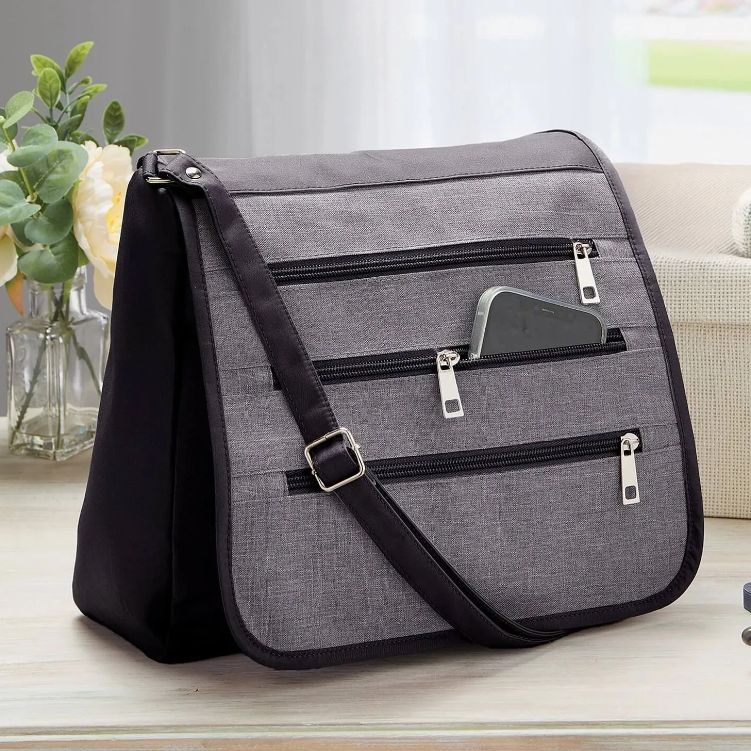 Schultertasche mit RFID-Schutz schwarz