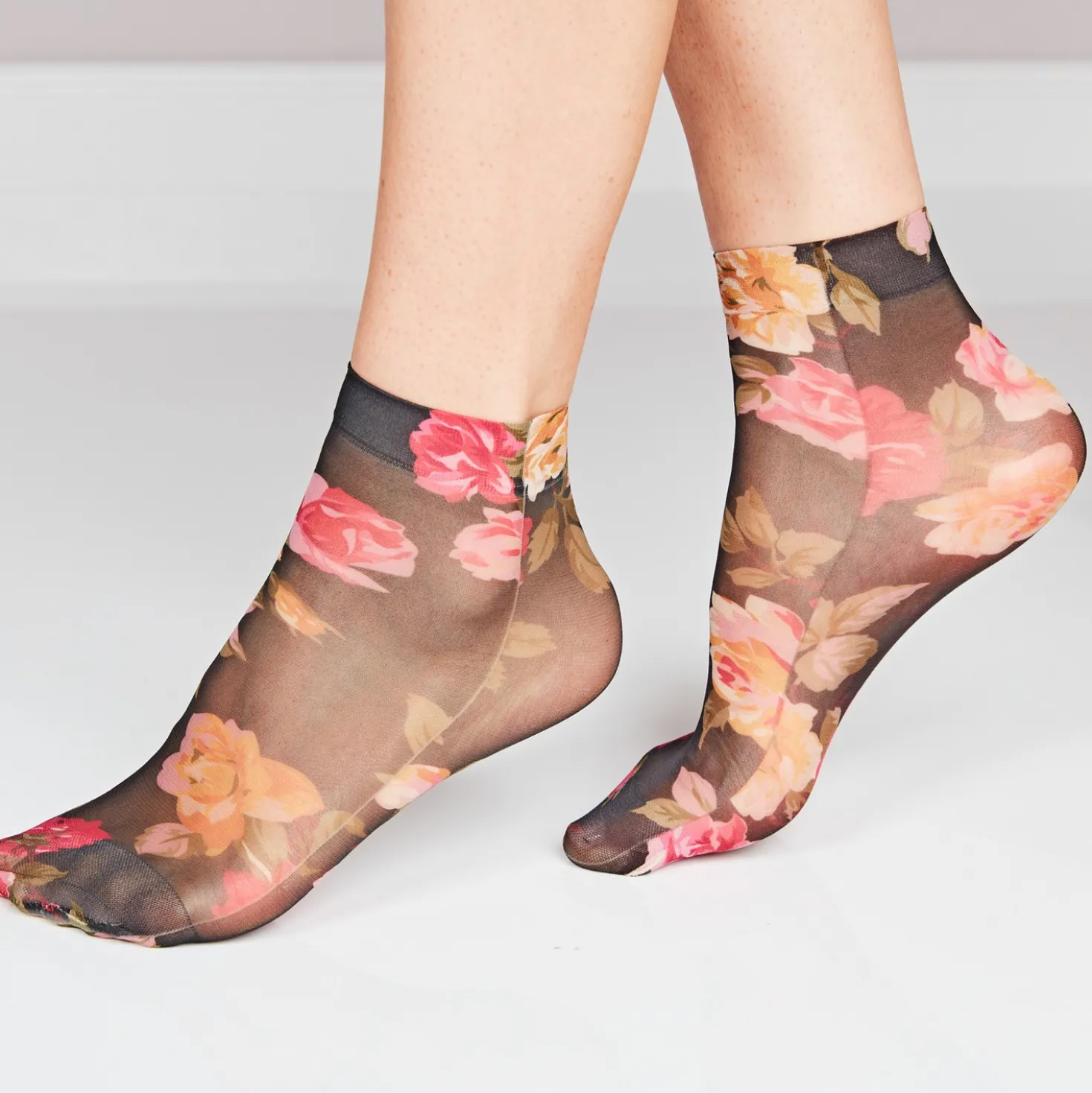 Socken floral + hautfarben 2 Paar