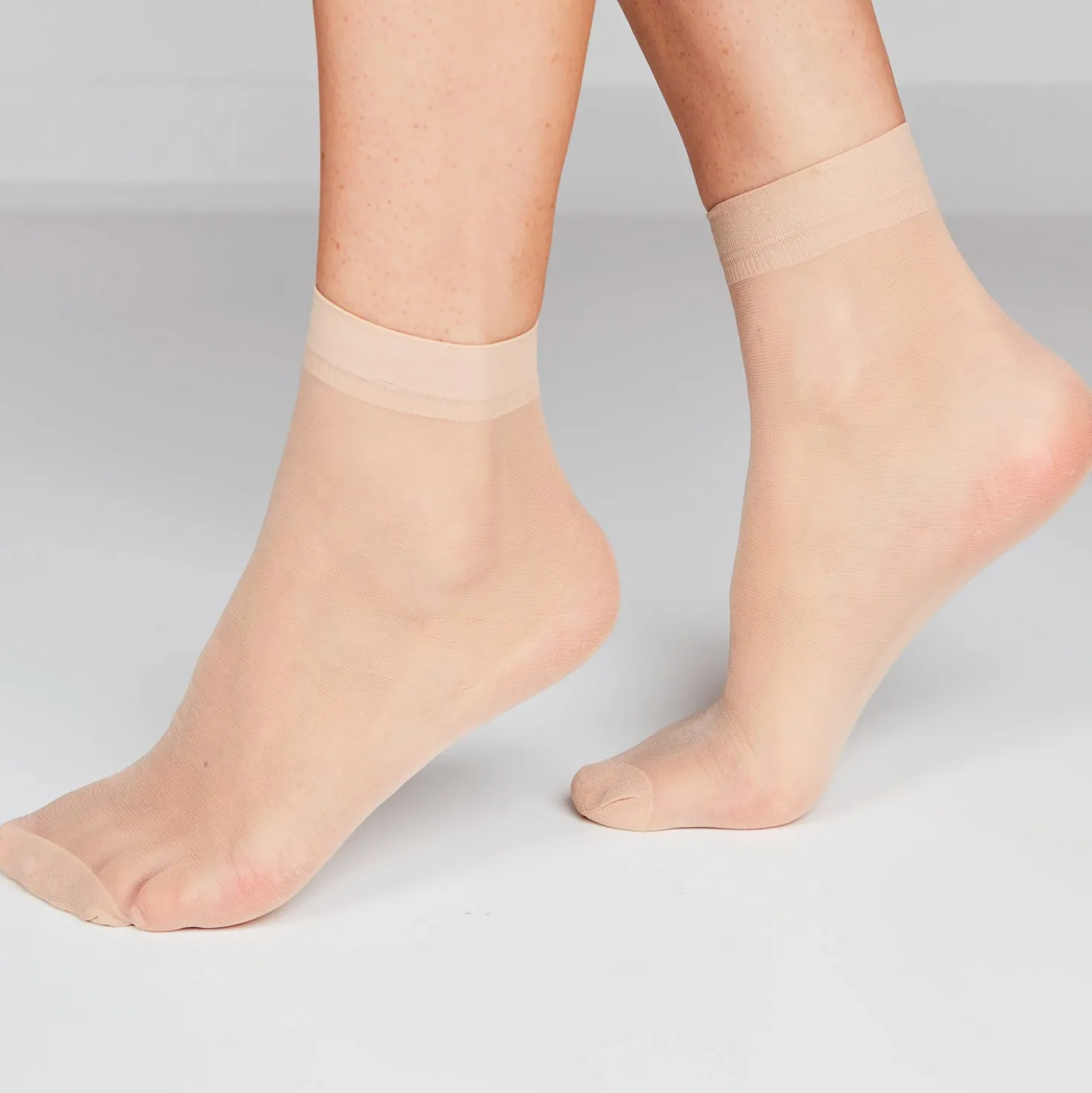 Socken floral + hautfarben 2 Paar