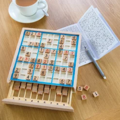 Sudoku-Spiel aus Holz