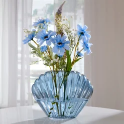 Vase in Muschelform hellblau