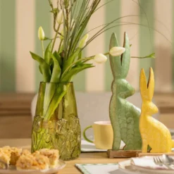 Vase mit Blumendekor grün 22 cm Höhe