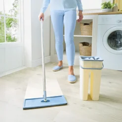 Wischmopp-Set mit Eimer
